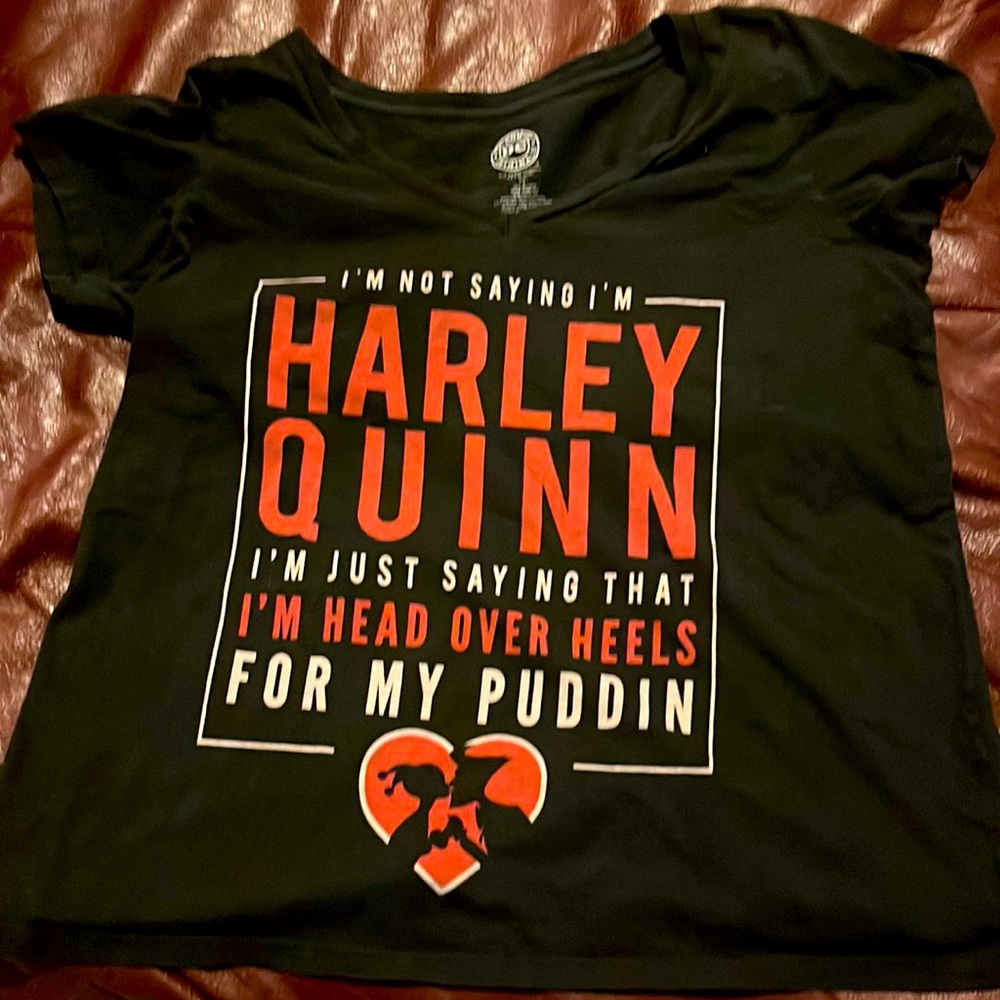 Harley Quinn tshirit from hot topic ❣️🥰🙌